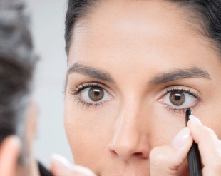 Makeup Mistakes That Make Your Eyes Look Smaller